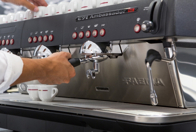 Profesjonale ekspres do kawy Faema E91 to synonim idealnego smaku espresso Profesjonale ekspres do kawy Faema E91 to synonim idealnego smaku espresso