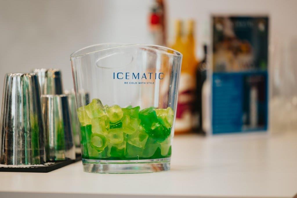 Aromatyzowany, lód smakowy z koskarki do lodu Icematic